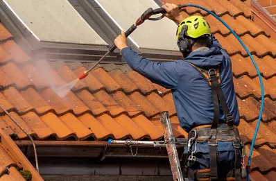 Démoussage et hydrofuge de toiture à Villemontais